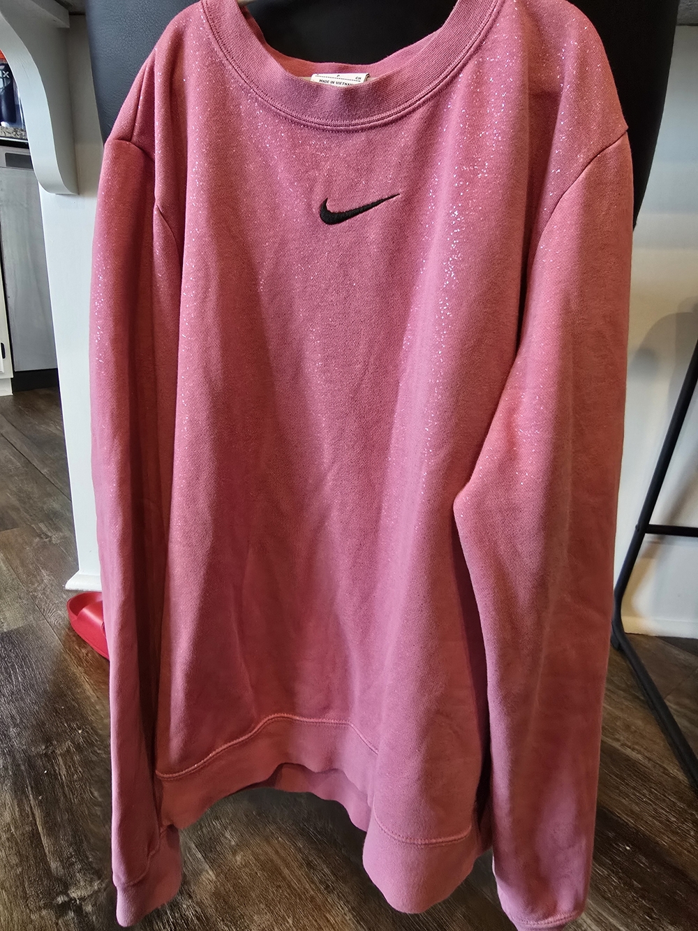 Nike Women's Pink Crewneck Sweatshirt